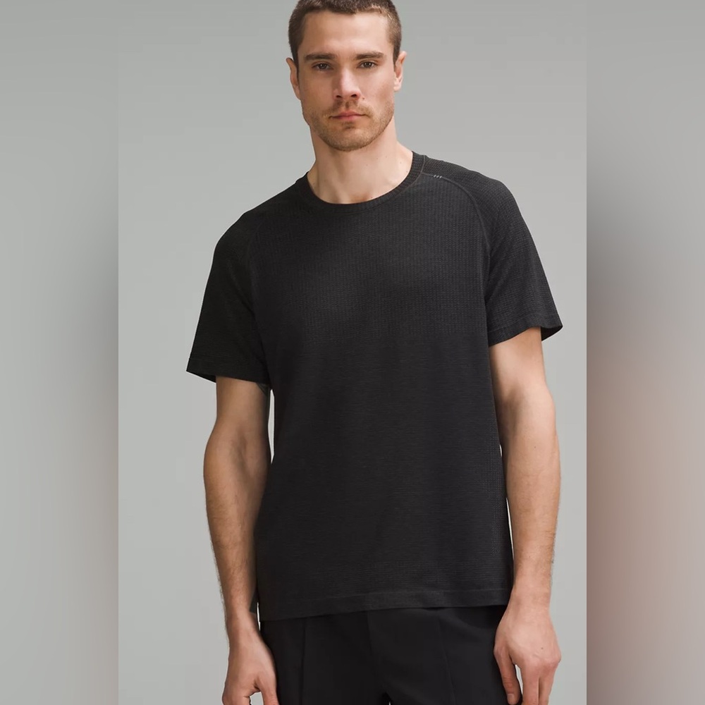 Men’s lululemon Metal Vent tech short sleeve (L)